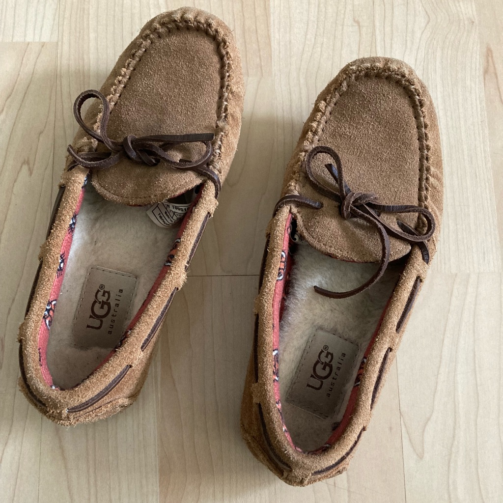 Kids Ugg. Size Us 2 Unisex